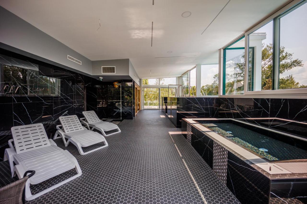 Villa Bauhaus Penthouse Wellness Apartman 希欧福克 外观 照片