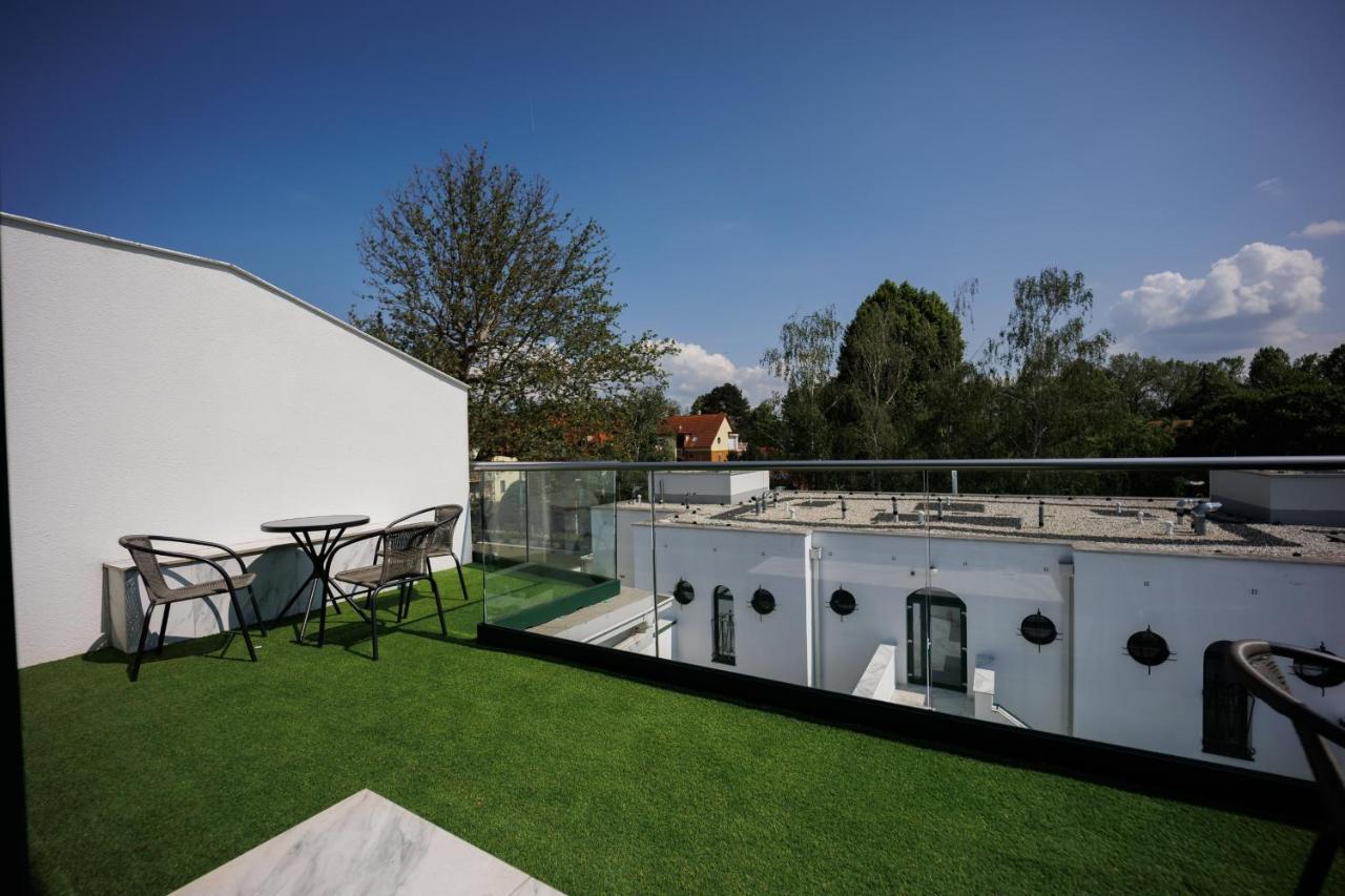 Villa Bauhaus Penthouse Wellness Apartman 希欧福克 外观 照片